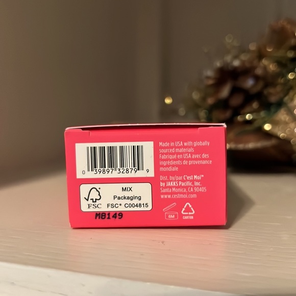 *New C'est Moi refreshing scrub/facial mask - Picture 5 of 5